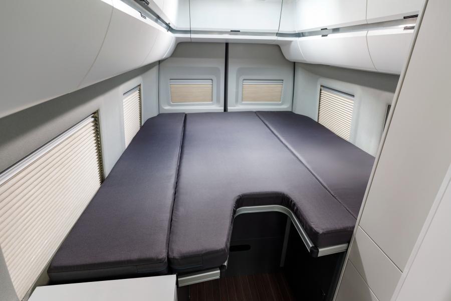 Интерьер Volkswagen Grand California 680 2018 года  (WW) (фото 4 из 20)